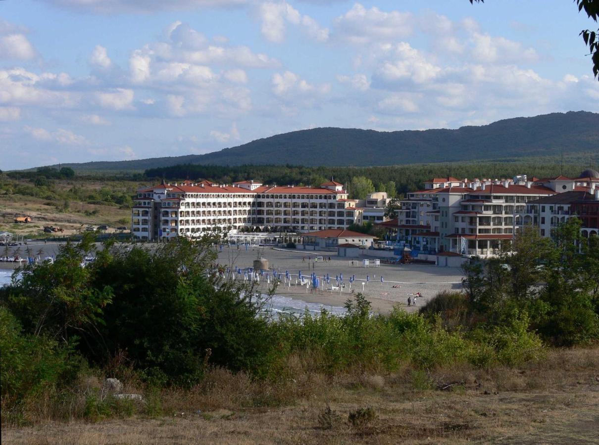 Апартаменти Кастро/Castro Apartments Tsarevo Buitenkant foto